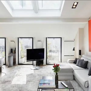 https://prestige-sur-louvre-et-tuileries.fr-paris.fr