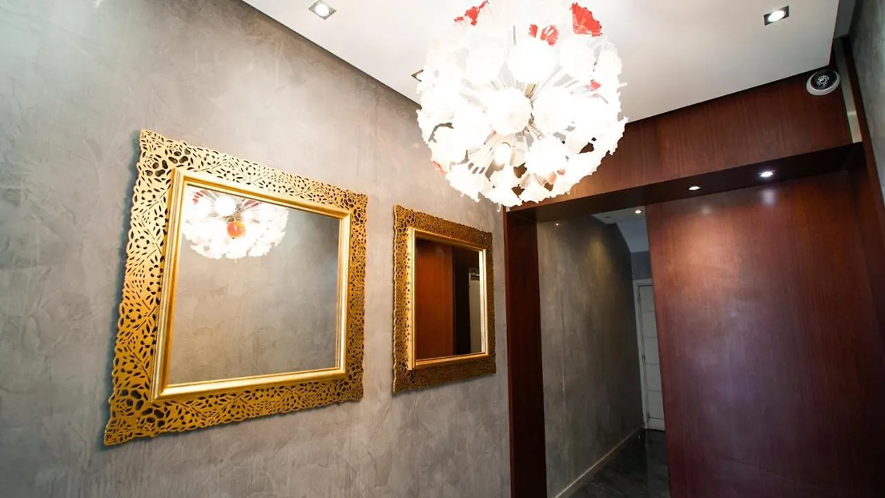 Studio Apartment Massena Nice! Free Breakfast! 0*, 尼斯