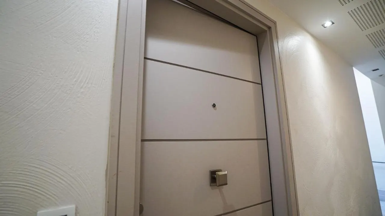 Studio Apartment Massena Nice! Free Breakfast! 0*, 尼斯